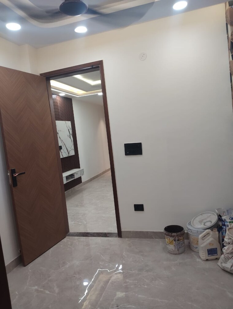 Room, rwa-kalkaji-dda-flats-l1-l2 3 Bedroom 90 Sq.Yd. Builder Floor In Govindpuri Delhi 9435820