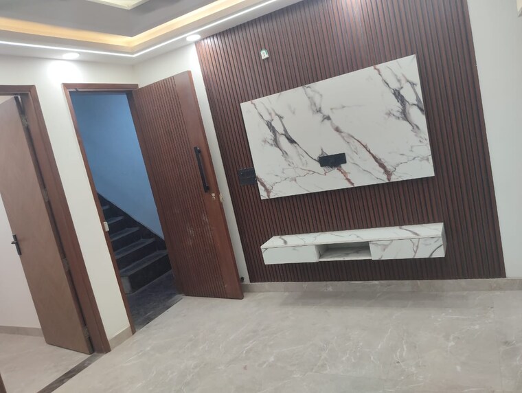 Room, rwa-kalkaji-dda-flats-l1-l2 3 Bedroom 90 Sq.Yd. Builder Floor In Govindpuri Delhi 9435820