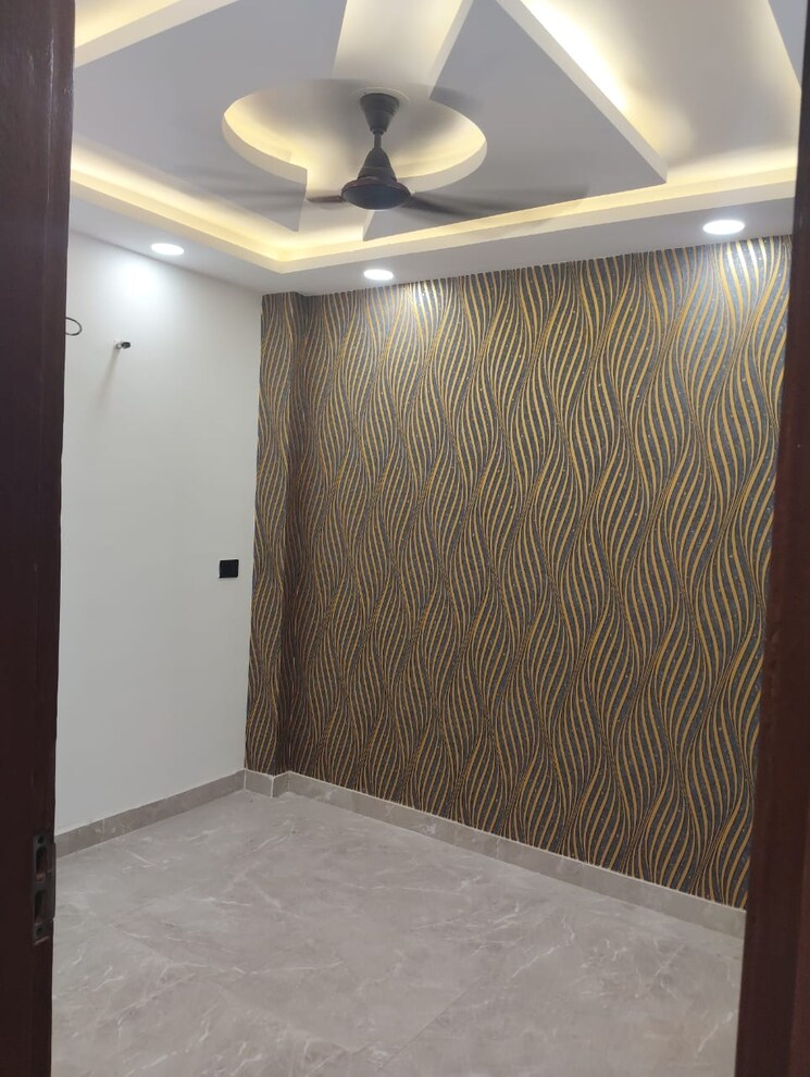 Room, rwa-kalkaji-dda-flats-l1-l2 3 Bedroom 90 Sq.Yd. Builder Floor In Govindpuri Delhi 9435820