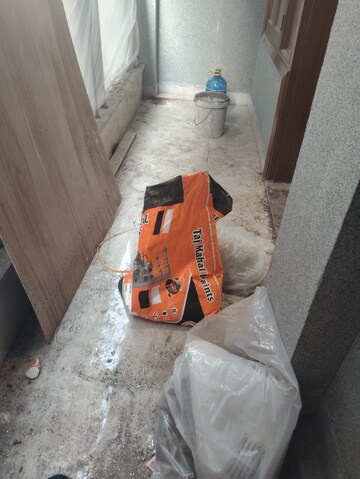 Balcony in 3 BHK Builder Floor at RWA Kalkaji DDA Flats L1 & L2, Govindpuri – for Sale