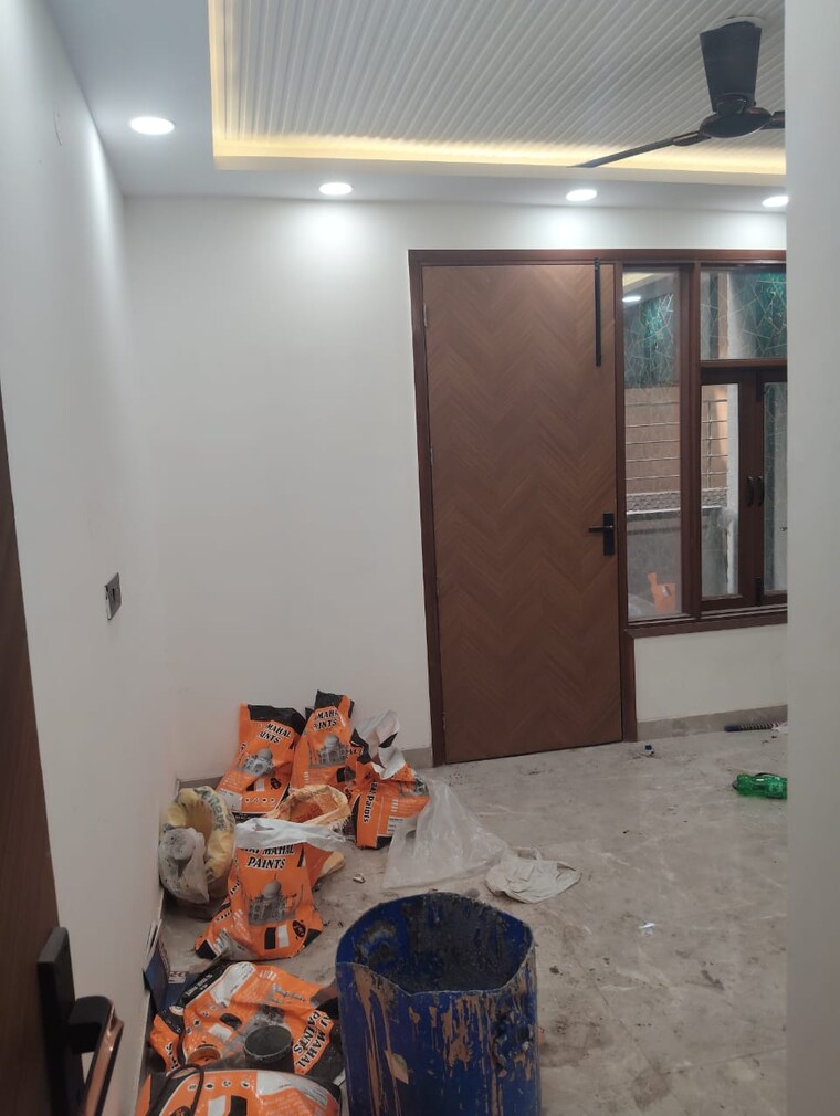 Living Room, rwa-kalkaji-dda-flats-l1-l2 3 Bedroom 90 Sq.Yd. Builder Floor In Govindpuri Delhi 9435820