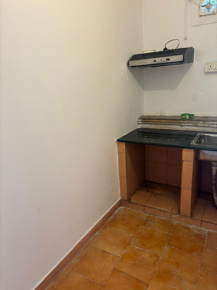 Kitchen, safdarjung enclave 3 Bedroom 1800 Sq.Ft. Builder Floor In Safdarjung Enclave Delhi 9435754