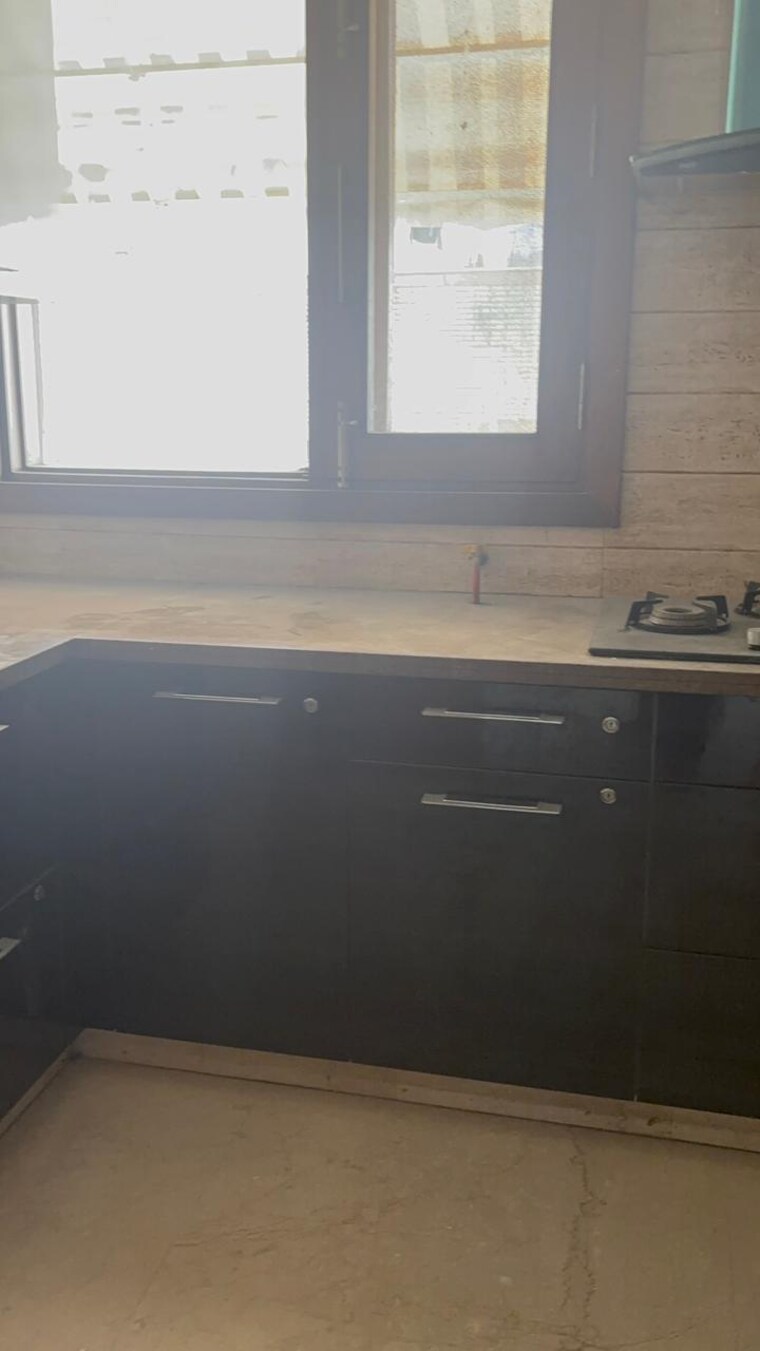 Kitchen, safdarjung enclave 3 Bedroom 1800 Sq.Ft. Builder Floor In Safdarjung Enclave Delhi 9435754