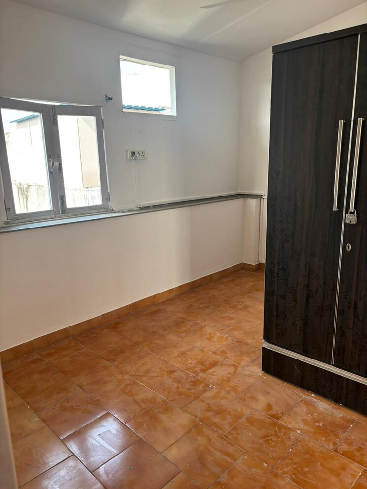 Room, safdarjung enclave 3 Bedroom 1800 Sq.Ft. Builder Floor In Safdarjung Enclave Delhi 9435754