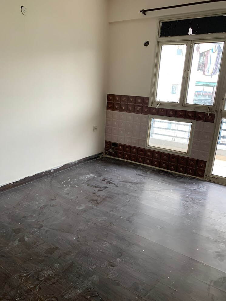 Room, crossing-republik 2 Bedroom 1250 Sq.Ft. Apartment In Crossing Republic Ghaziabad 9435805