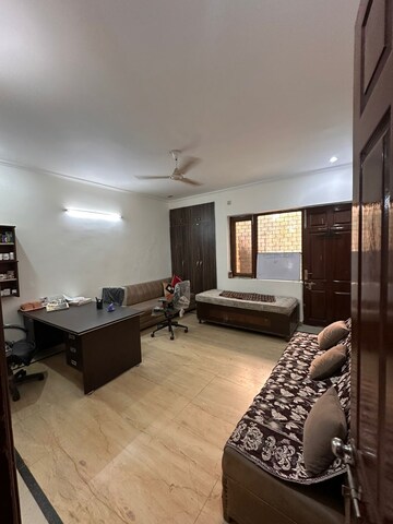 3 BHK Builder Floor For Rent in Sector 37