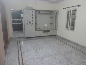 Room in 2 BHK Builder Floor at Nri Layout – for Rent