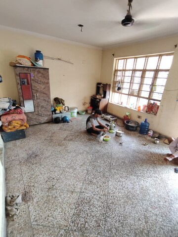 Parking in 3 BHK Builder Floor at Green Fields Colony – for Rent