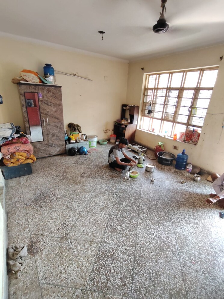  Parking, green fields colony 3 Bedroom 1450 Sq.Ft. Builder Floor In Green Fields Colony Faridabad 9435964