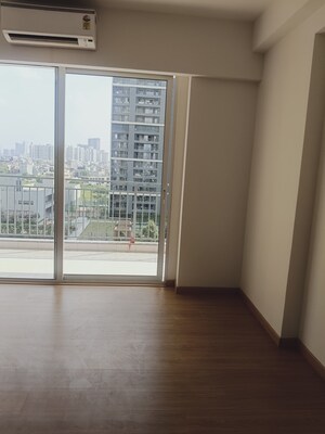 Room in 3 BHK Apartment at Godrej Woods, Sector 43 – for Rent