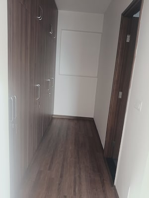 Room in 3 BHK Apartment at Godrej Woods, Sector 43 – for Rent