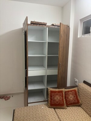 Furnished Amenities in 1 BHK Apartment at Lodha Amara, Kolshet Road – for Rent