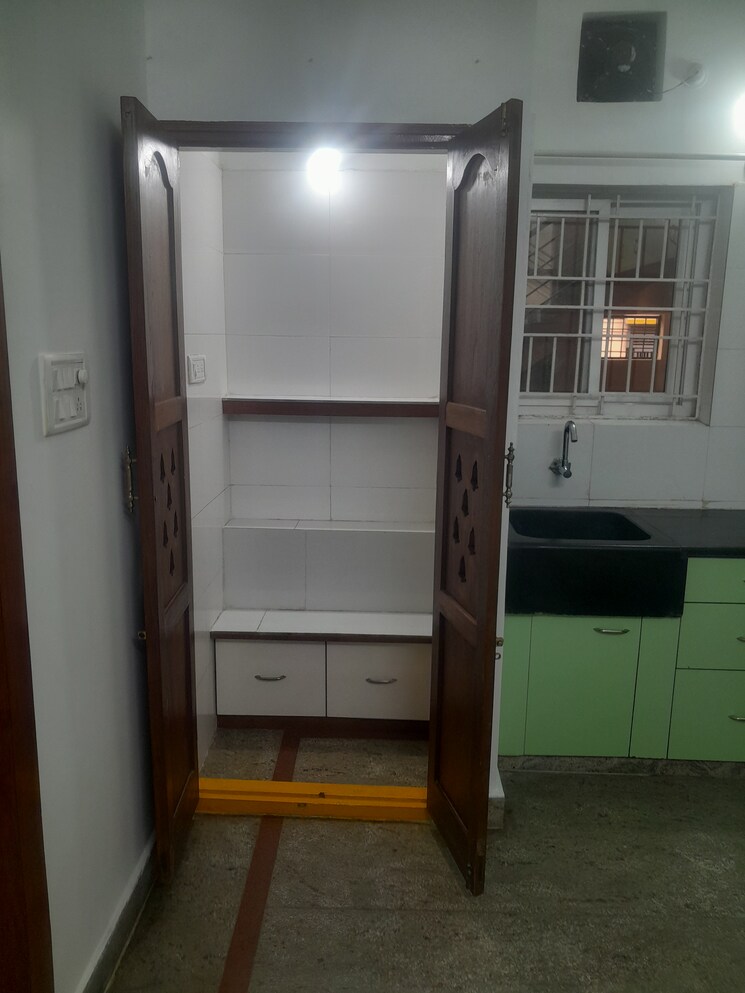 Kitchen, nri layout 2 Bedroom 1200 Sq.Ft. Builder Floor In Nri Layout Bangalore 9435891