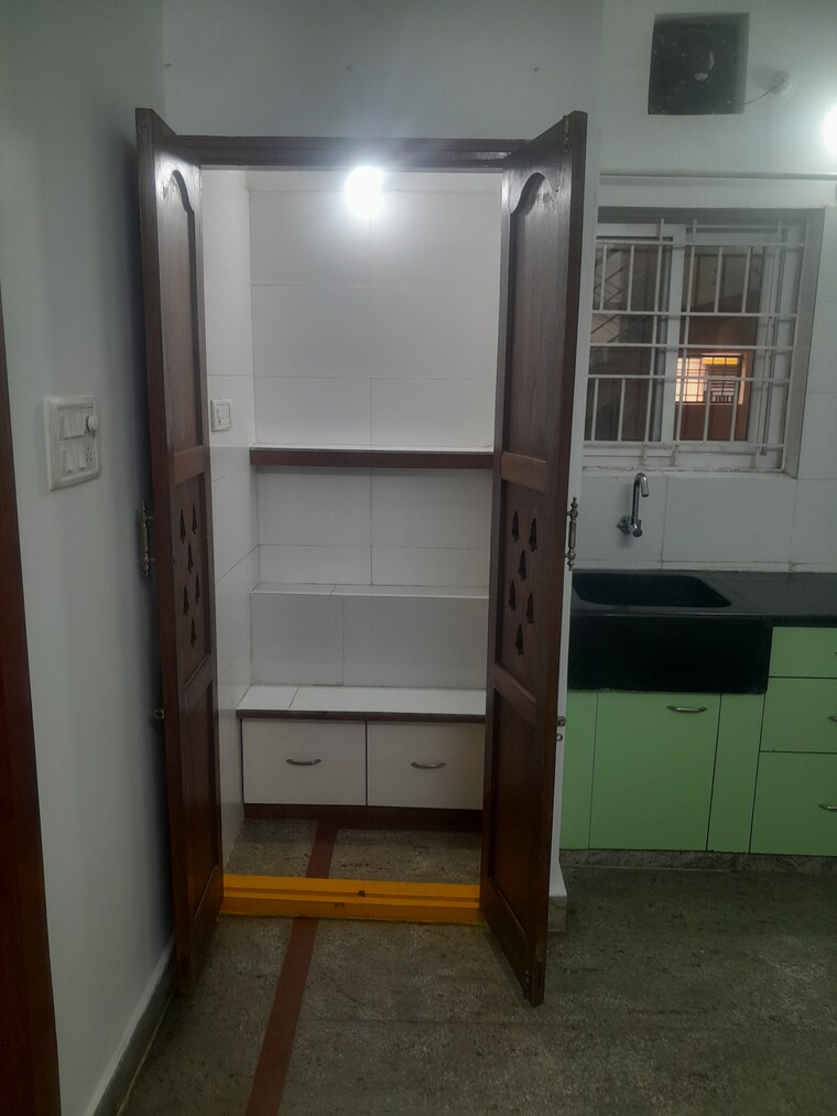 Kitchen, nri layout 2 Bedroom 1200 Sq.Ft. Builder Floor In Nri Layout Bangalore 9435891