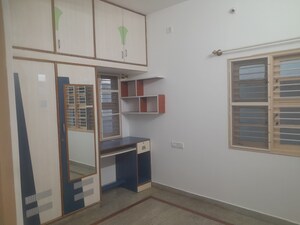 Room in 2 BHK Builder Floor at Nri Layout – for Rent