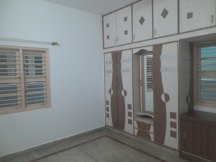 Room, nri layout 2 Bedroom 1200 Sq.Ft. Builder Floor In Nri Layout Bangalore 9435891