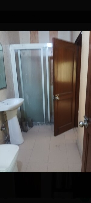 Living Room in 3 BHK Independent House at RWA Apartments, Sector 31 – for Rent