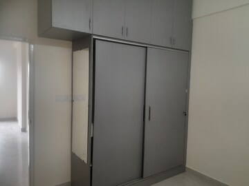 Room in 2 BHK Apartment at Nri Layout – for Rent