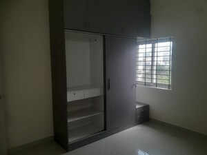 Room in 2 BHK Apartment at Nri Layout – for Rent