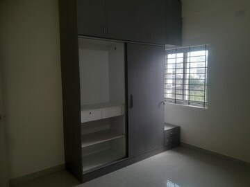 Room in 2 BHK Apartment at Nri Layout – for Rent