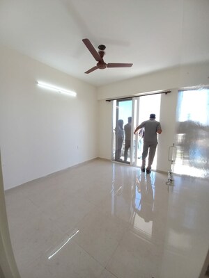 Room in 2 BHK Apartment at Signature The Millennia 3, Sector 37d – for Rent