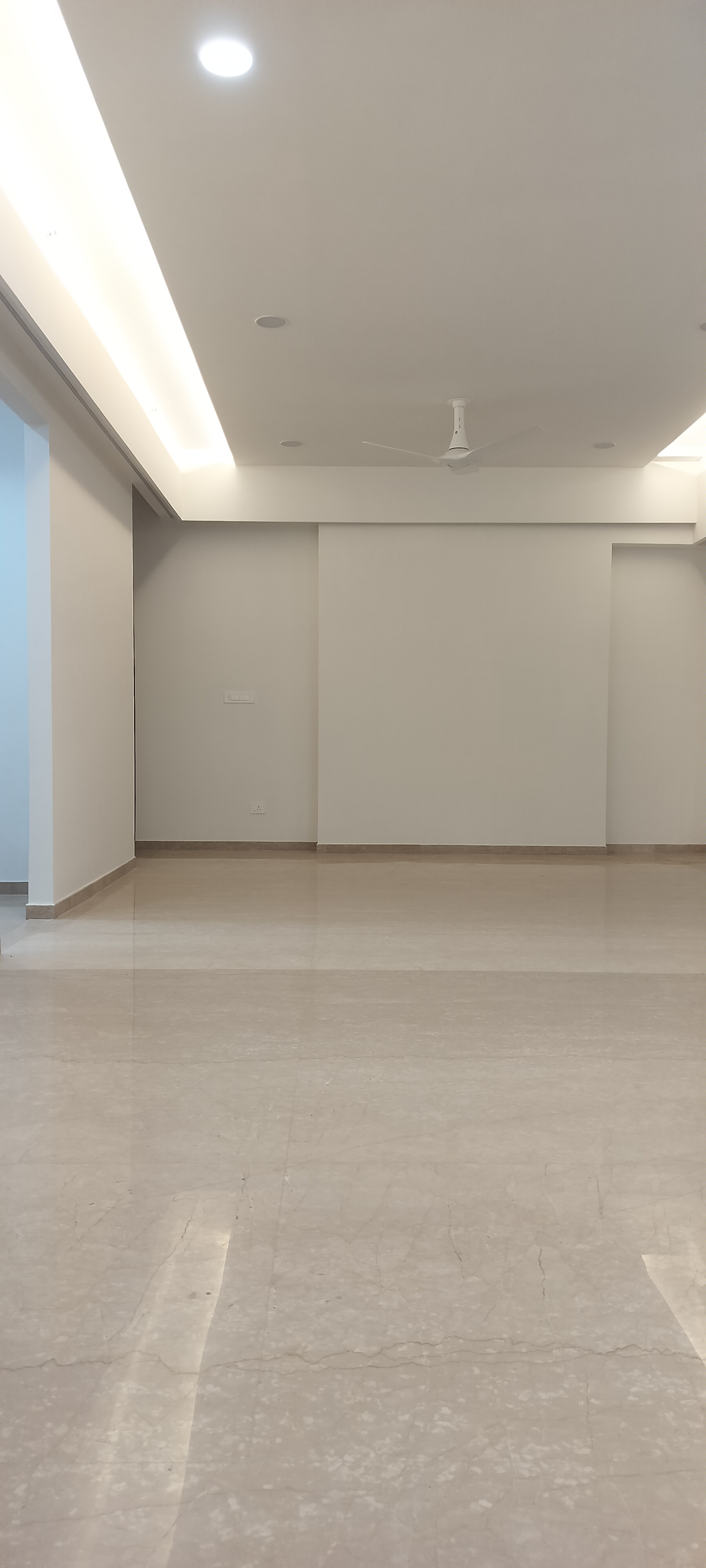 2 BHK + Extra Room Apartment For Rent in Adani Ten BKC