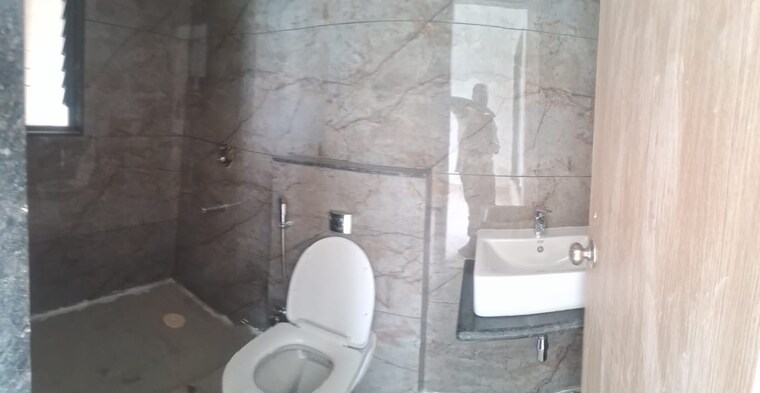 Bathroom, sankla-sommet 3 Bedroom 950 Sq.Ft. Apartment In Bhugaon Pune 9435951