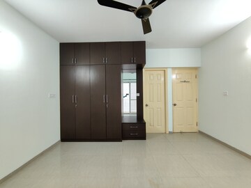 Room in 3 BHK Apartment at Nitesh Columbus Square, Bellary Road – for Rent