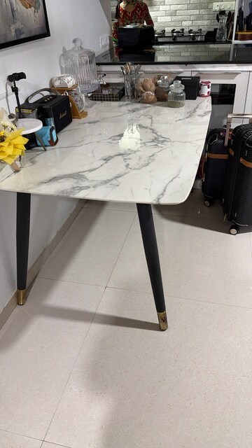 Team Area in 2 BHK Apartment at Raj Paradise B Wing CHS Ltd, Andheri East – for Rent