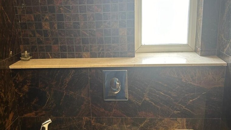 Bathroom, pioneer-park-presidia 4 Bedroom 3104 Sq.Ft. Apartment In Sector 62 Gurgaon 9436024