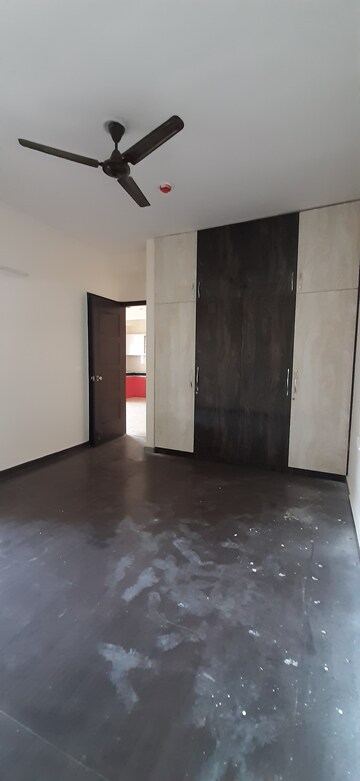 Furnished Amenities in 2 BHK Apartment at Landcraft Golflink Villas, Pandav Nagar – for Rent