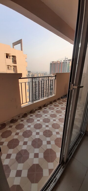 Kitchen in 2 BHK Apartment at Landcraft Golflink Villas, Pandav Nagar – for Rent