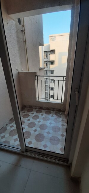 Room in 2 BHK Apartment at Landcraft Golflink Villas, Pandav Nagar – for Rent