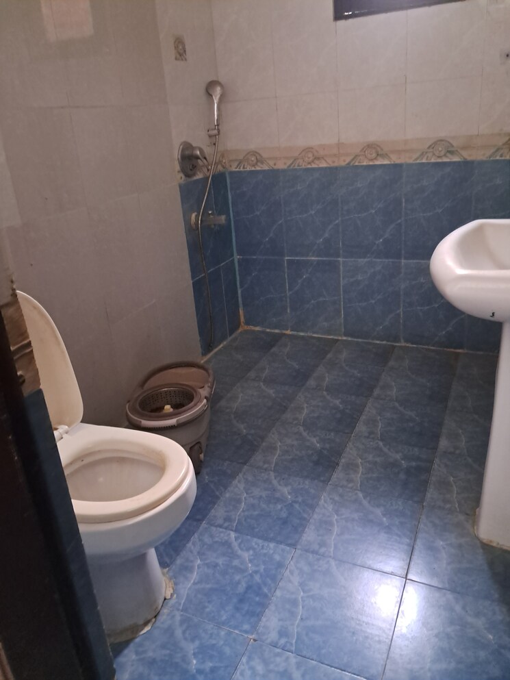 Bathroom, jkg-amba-g-residency 3 Bedroom 990 Sq.Ft. Apartment In Ahinsa Khand 2 Ghaziabad 9436121