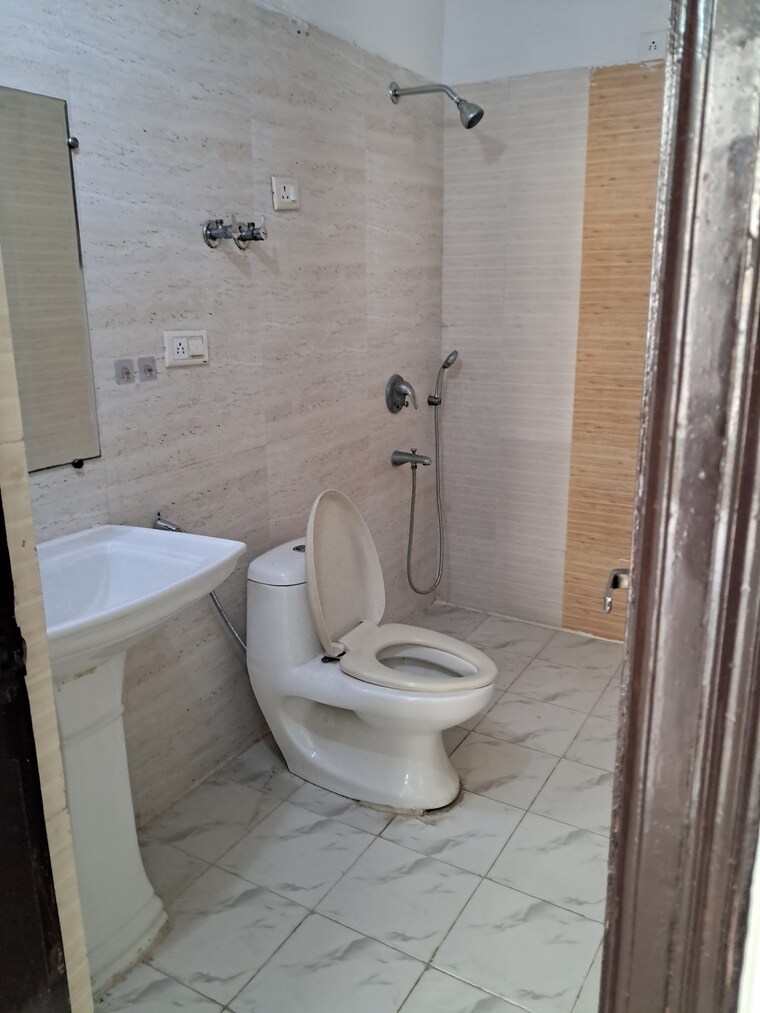 Bathroom, jkg-amba-g-residency 3 Bedroom 990 Sq.Ft. Apartment In Ahinsa Khand 2 Ghaziabad 9436121