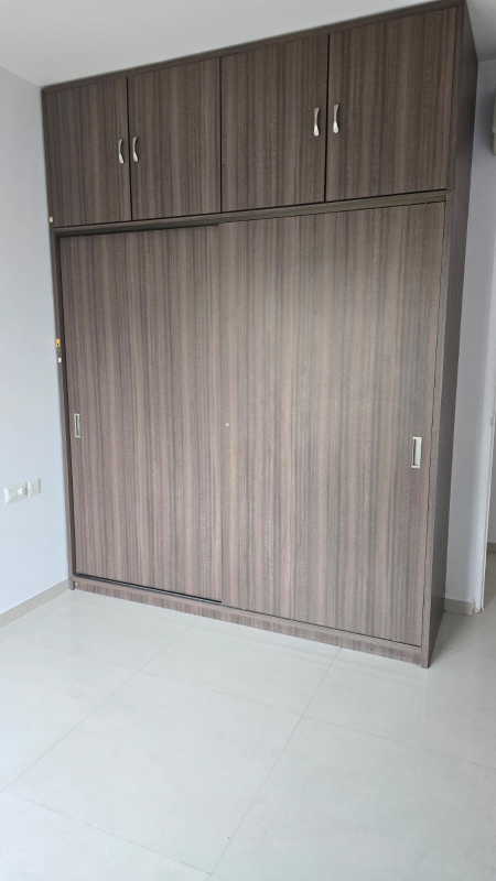 2 BHK + Extra Room Apartment For Sale in Rustomjee Urbania Azziano