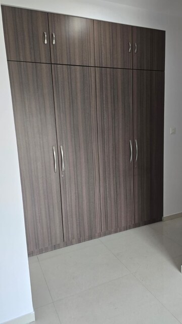 Room in 2 BHK Apartment at Rustomjee Urbania Azziano, Thane West – for Sale