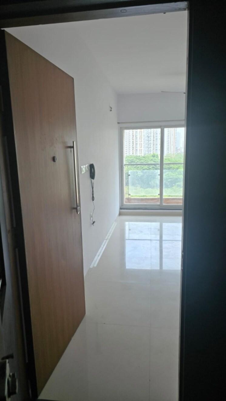 Bathroom, rustomjee-urbania-azziano 2 Bedroom 770 Sq.Ft. Apartment In Thane West Thane 9436181