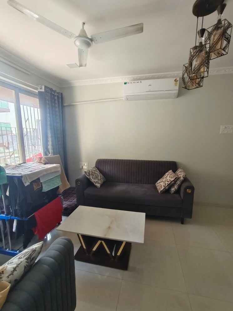 Living Room, anand-nagar-society 1 Bedroom 500 Sq.Ft. Apartment In Juhu Mumbai 9416467