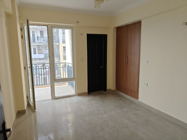 Room, sector 84 3.5 Bedroom 2025 Sq.Ft. Apartment In Sector 84 Gurgaon 9436218