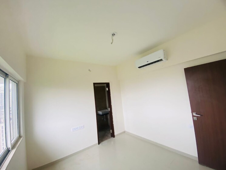 Room, omkar-signet 1 Bedroom 333 Sq.Ft. Apartment In Malad East Mumbai 9436228