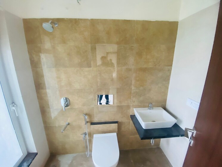 Bathroom, omkar-signet 1 Bedroom 333 Sq.Ft. Apartment In Malad East Mumbai 9436228