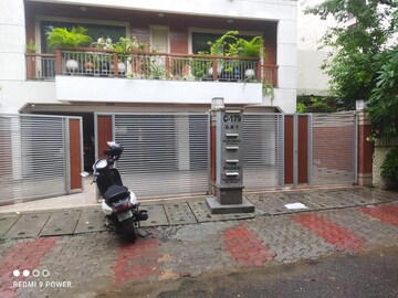 4 BHK Builder Floor – Entrance View at S 27 Luxury Homes, Greater Kailash I - for Sale