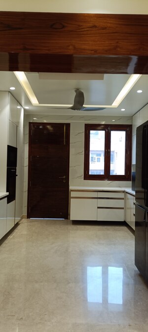 Building Lobby in 3 BHK Builder Floor at Anand Vihar – for Rent