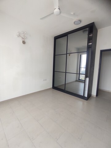 Room in 3 BHK Apartment at Sobha City Gurgaon, Sector 108 – for Rent