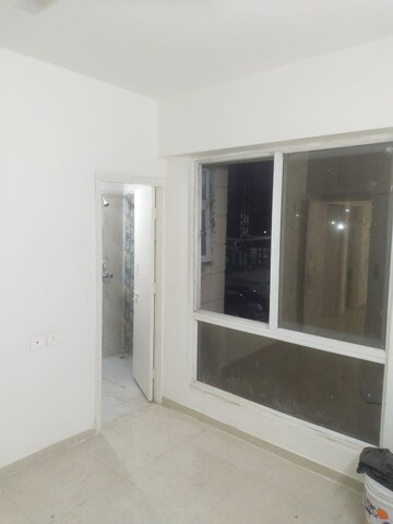 Room in 2 BHK Apartment at Signature The Millennia 3, Sector 37d – for Rent