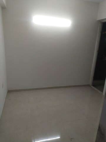 Room in 2 BHK Apartment at Signature The Millennia 3, Sector 37d – for Rent