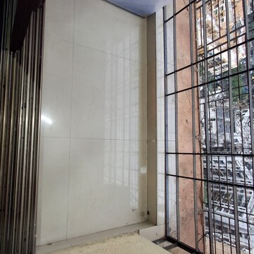 Room in 2 BHK Apartment at Ekta Meadows, Khatau Estate – for Rent