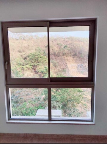 Room in 2 BHK Apartment at Hiranandani Castle Rock, Powai – for Rent