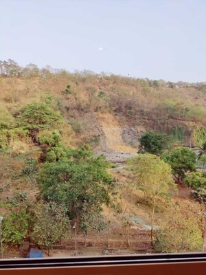 Plot Area in 2 BHK Apartment at Hiranandani Castle Rock, Powai – for Rent